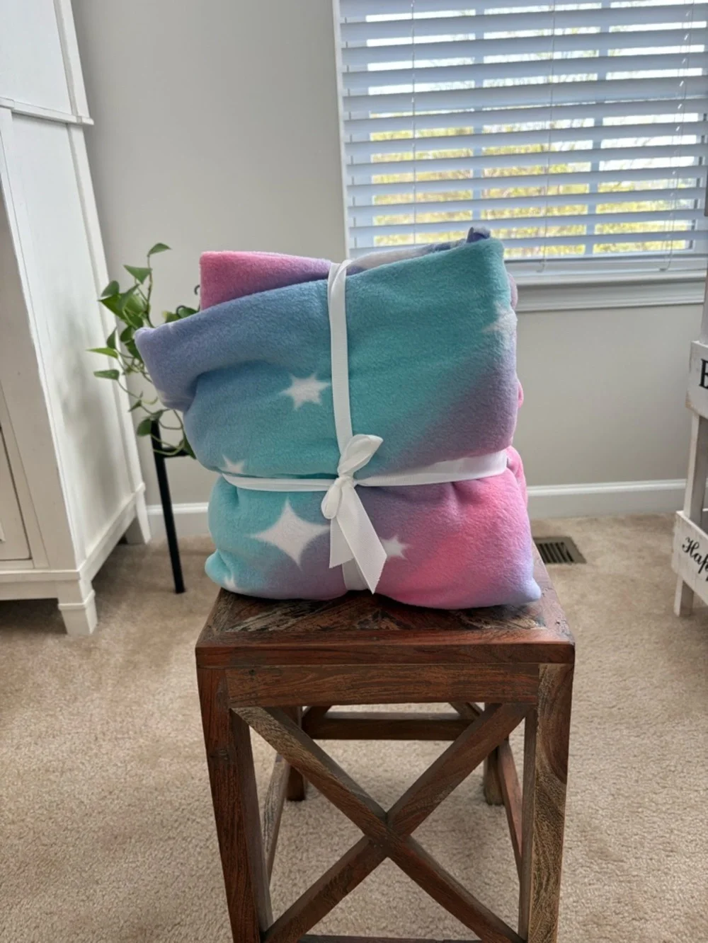 Jas, LLC Anti-Pill Fleece Unicorn & Multi-Color Stars No Sew Throw Kit